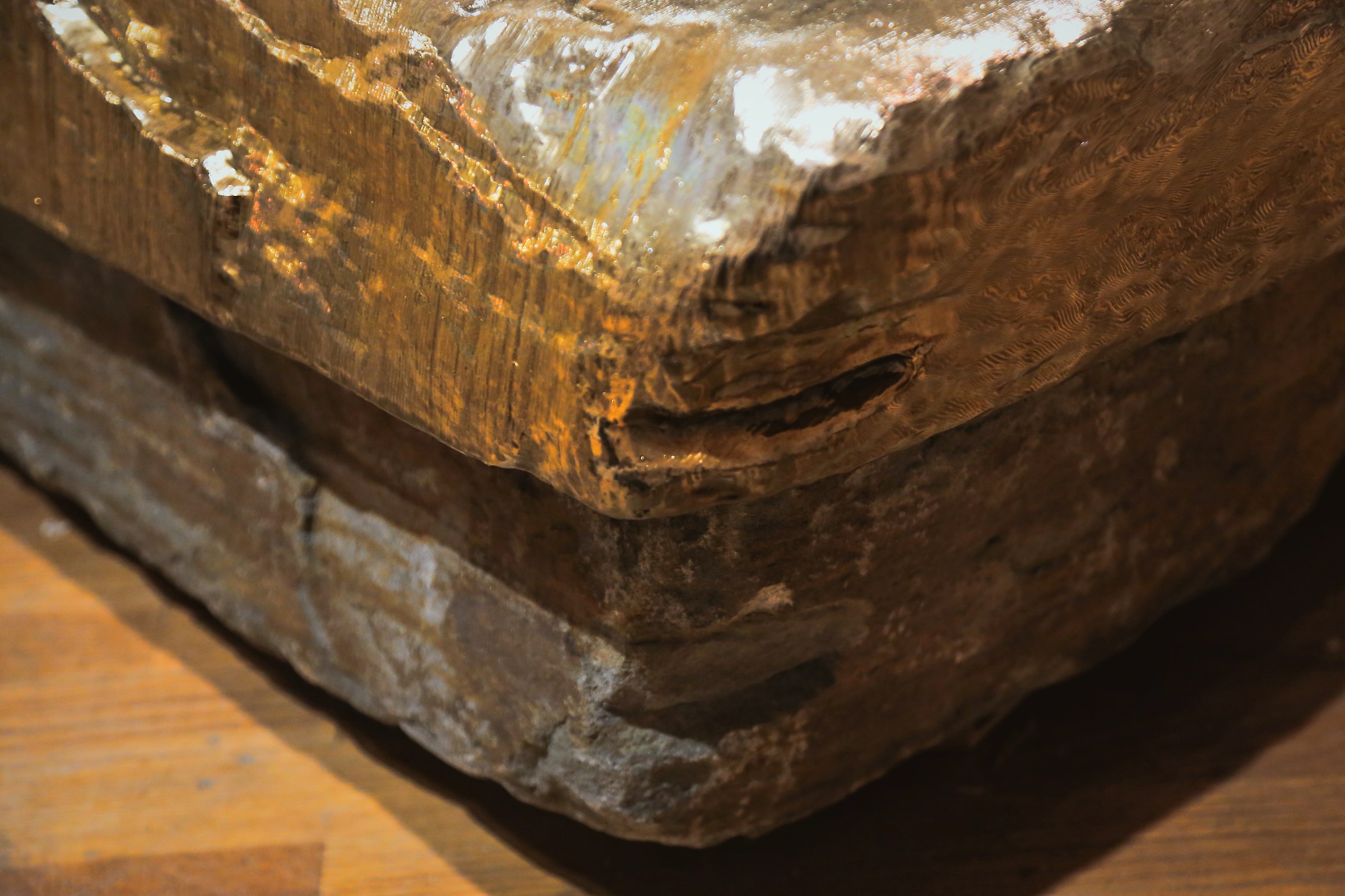 Gold Table — Digital geuraengi — where natural and digital stone meet